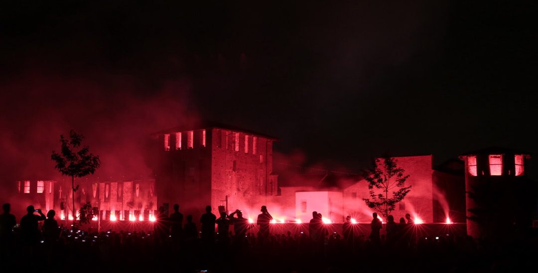 Gli Arcieri del Martello danno il via all'incendio del Castello di Legnano, a conclusione della due giorni di Castello in Festa 2018.